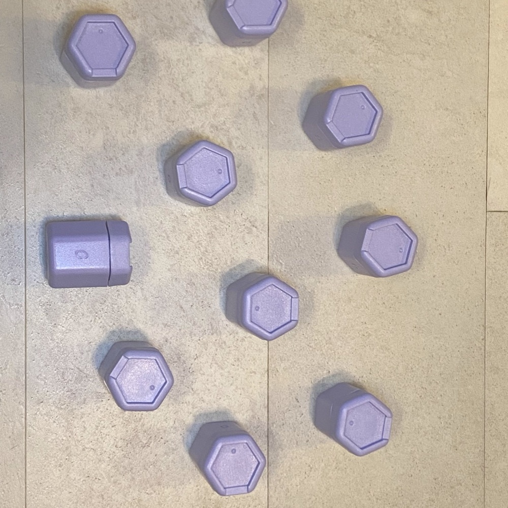 NWOT 10 Cadence Magnetic Travel Containers - Set of 10 - Picture 9 of 15